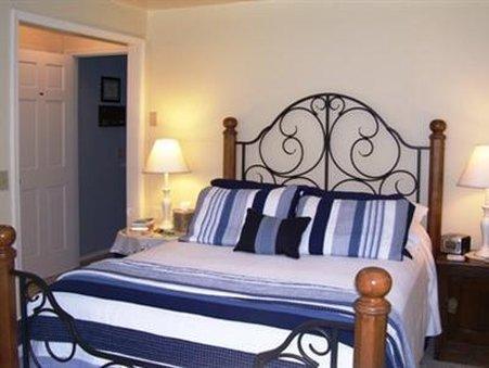 Anchor Inn On The Lake Bed And Breakfast Брэнсон Номер фото