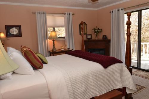 Anchor Inn On The Lake Bed And Breakfast Брэнсон Экстерьер фото